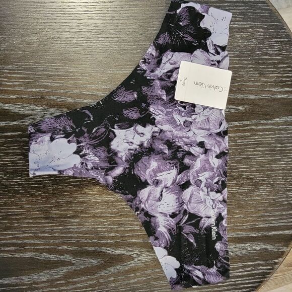Calvin Klein Invisibles floral Thong NWT - Picture 5 of 7